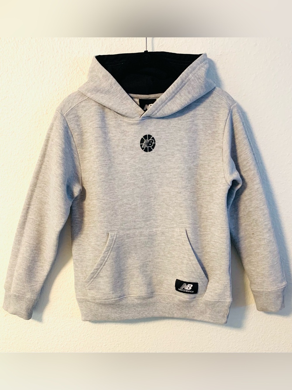 New Balance   Big Kids “Hoops Fundamental Basketball” Grey Hoodie  Size M(10/12)